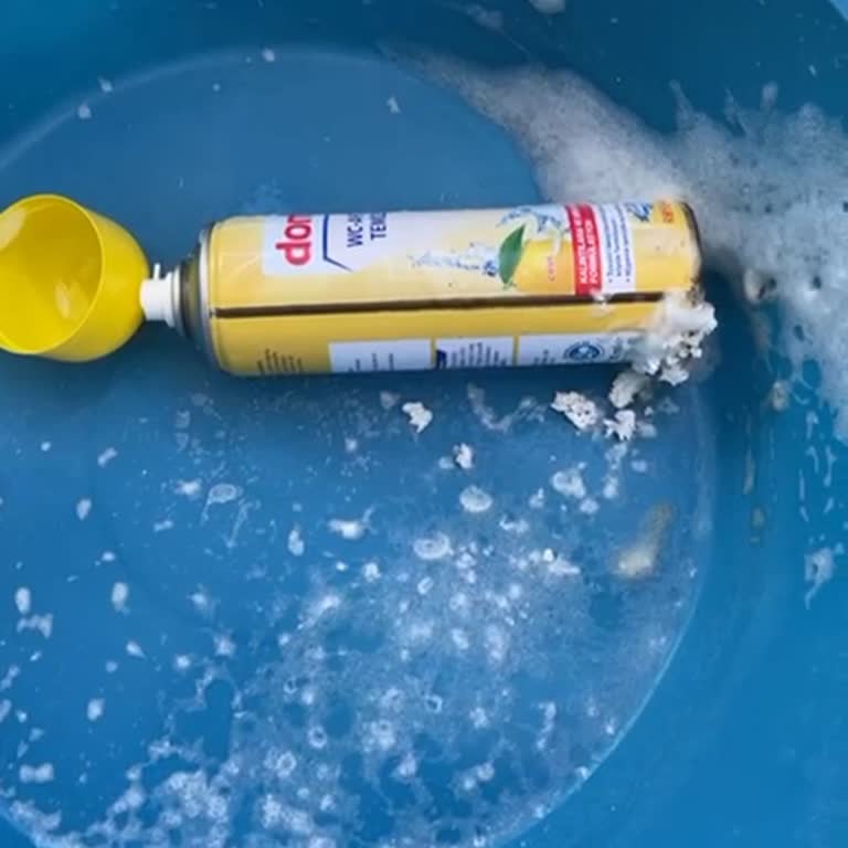 Domol WC Ürünü Dolapta Patladı Ve Zarar Verdi