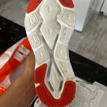 In Street Kullanılmış Ve Kirli Ayakkabı Gönderildi, Değişimde Sorun Yaşadım