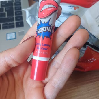 Kisskorea.shop 20 Liralık Soyulabilir Ruj Ve Kullanılmış Parlatıcı Yolladı