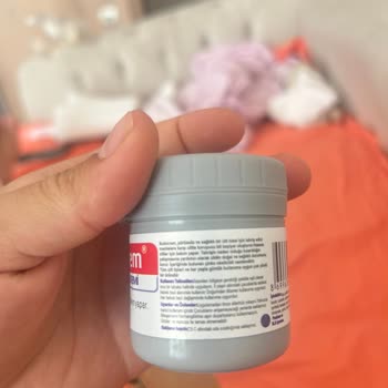 Sudocrem Kutusunda Tüy Ve Toz Şoku