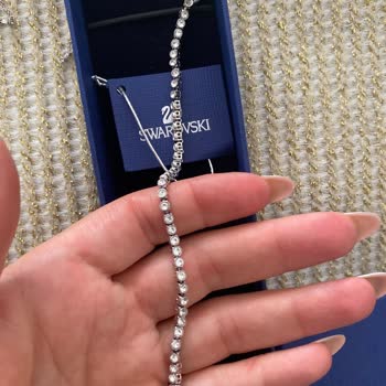 Swarovski Bilekliklerin Rengi Soldu Markadan Destek Alamıyorum