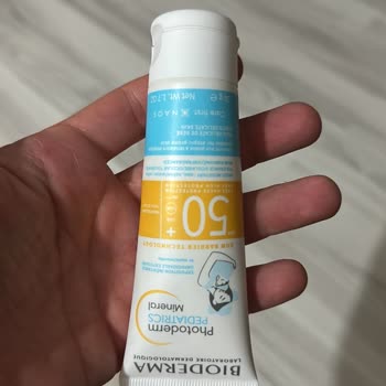 Ich habe Bioderma Photoderm Pediatric 50+ gekauft, Creme ist hart und unbrauchbar!