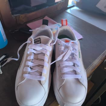 Farklı Renklerde Ayakkabı Gönderildi