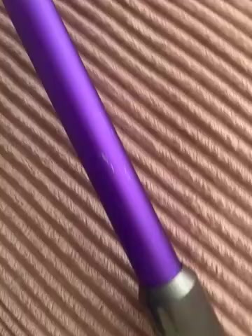 Ich kaufe Dyson Gen5 lila, doch kein Möbelaufsatz und Rohr zerkratzt schnell Videovorschaubild