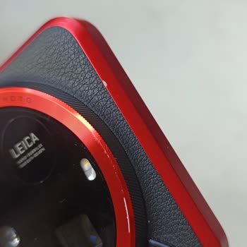 Pahalı Telefon Kılıfında Kısa Sürede Boya Atması Yaşadım