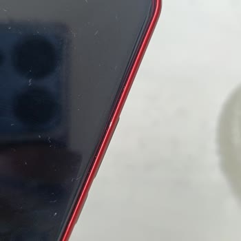 Pahalı Telefon Kılıfında Kısa Sürede Boya Atması Yaşadım