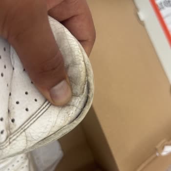 Garanti Süresi Devam Eden Ayakkabıda Açılma Ve Yıpranma Sorunu