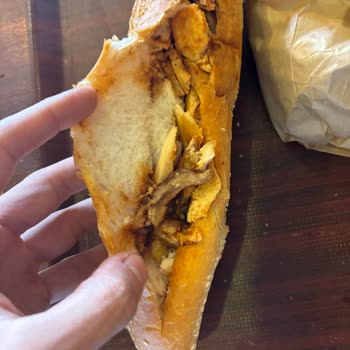 Bozuk Tavuk Döner Nedeniyle Zehirlenme Ve İlgisiz Hizmet