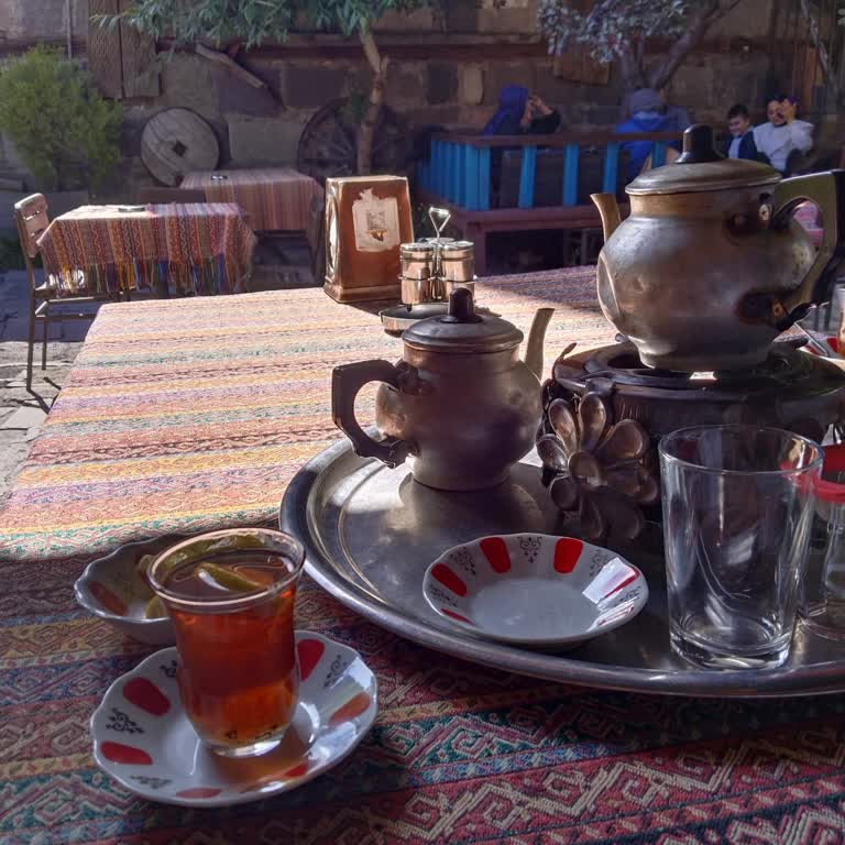 Eski Erzurum Evleri Küçük Demlik Çaya 4 Kişilik Fahiş Ücret Şoku Ve Mantıksız Fiyatlandırma