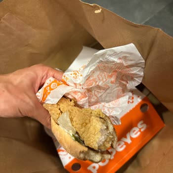 Nişantaşı Popeyes'ta Sürekli Hizmet Sorunu Ve İlgisizlik