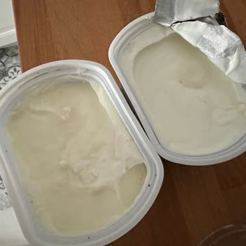 Tarihi Geçmemiş Sütaş Süzme Yoğurt Bozuk Çıktı Misafir Hazırlığında Mağdur Oldum