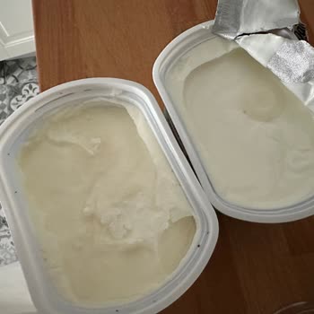 Tarihi Geçmemiş Sütaş Süzme Yoğurt Bozuk Çıktı Misafir Hazırlığında Mağdur Oldum