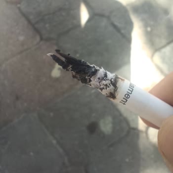 Sigara Paketinden Odun Parçası Çıkıyor, Keyfim Kaçıyor