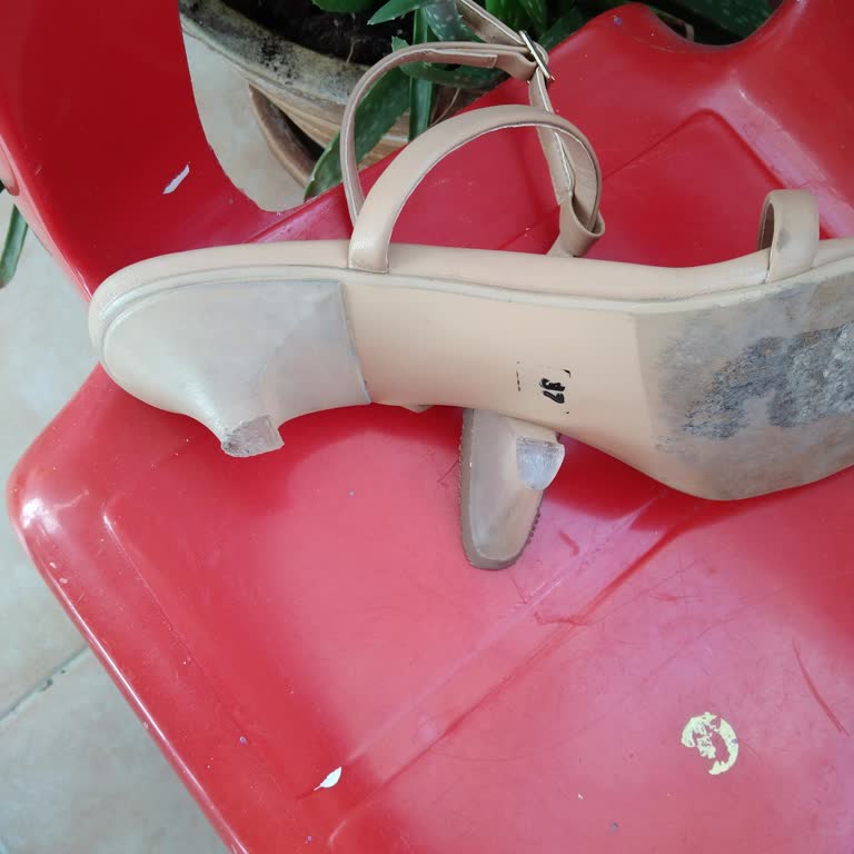 Desa'dan Alınan Ayakkabının İki Kez Topuğunun Kırılması Ve Yetersiz Garanti Hizmeti