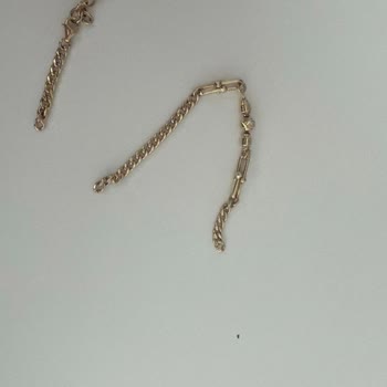 Aldığım Bileklik Sürekli Kopuyor, Ücret İadesi Yapılmıyor!