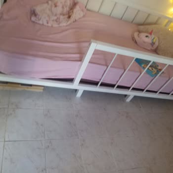 Satın Aldığım Yatak 1 Haftada Kırıldı, Parçalar Uyumlu Değil Ve Satıcıdan Çözüm Bekliyorum