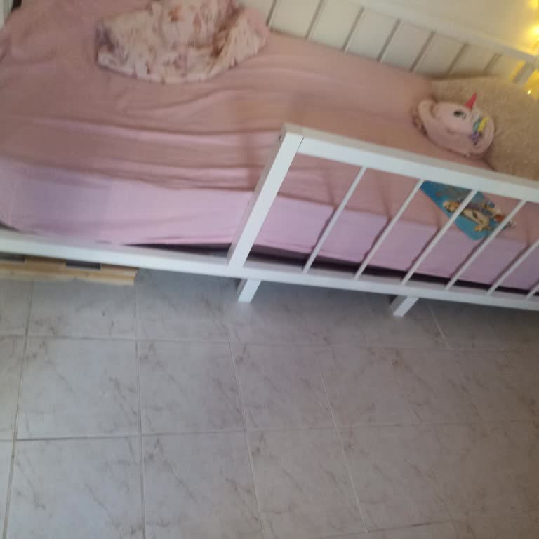 Satın Aldığım Yatak 1 Haftada Kırıldı, Parçalar Uyumlu Değil Ve Satıcıdan Çözüm Bekliyorum