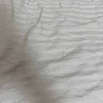 Nevresim Takımında Yırtık Ve Dikiş Hatalarıyla Karşılaştım