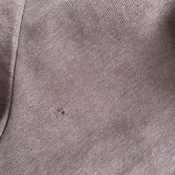 Camiseta Massimo Dutti rota tras poco uso, decepción de calidad