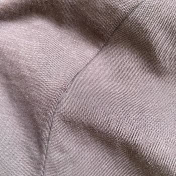 Camiseta Massimo Dutti rota tras poco uso, decepción de calidad