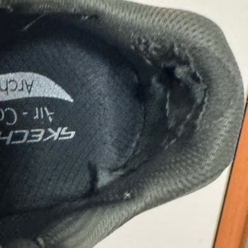 Skechers Ayakkabıda Kısa Sürede Yırtılma Ve Değişim Talebi