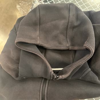 Nike Sweatshirtte 2 Ayda Renk Solması Ve Firma İlgisizliği