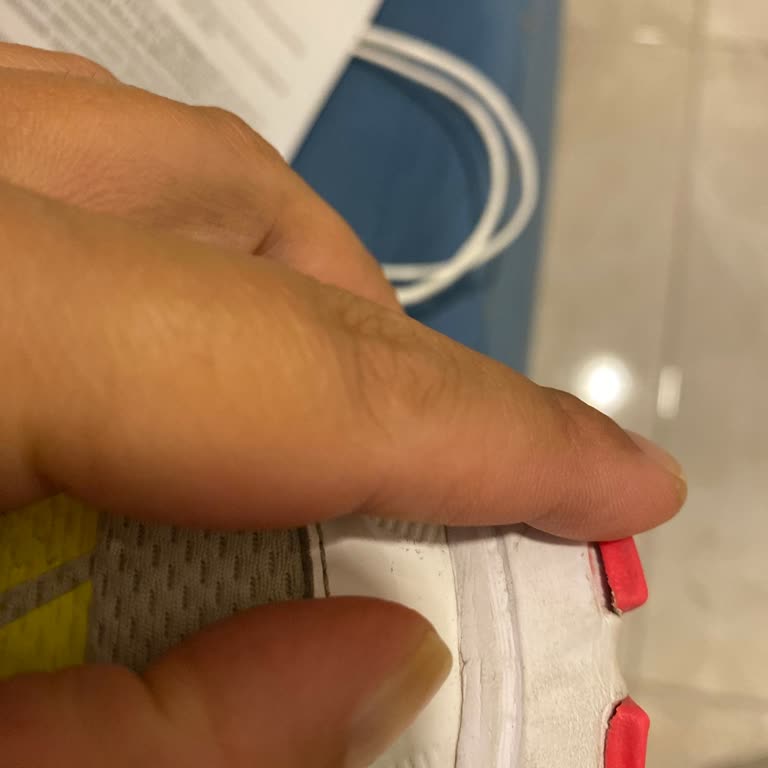 Adidas Halı Saha Ayakkabısı 1 Ayda Açıldı, Kusur Kabul Edilmedi