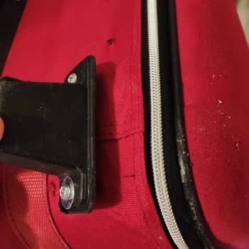 Ajet Uçuşunda Bagaj Hasarı Ve Yetersiz Müşteri Hizmeti Deneyimi