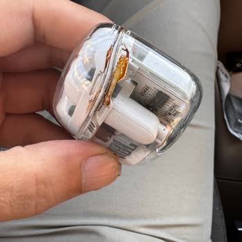 JBL Kulaklık Kutusunda Lekeler Oluştu Servis Çözüm Sunmadı