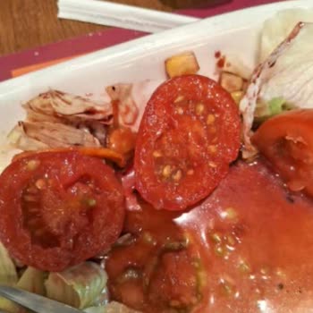 Tavuk Dünyası'nda Soğuk Ve Yanık Yemek, İlgisiz Personel Deneyimi