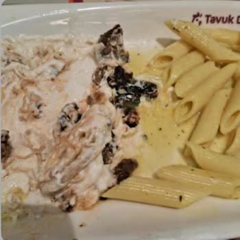 Tavuk Dünyası'nda Soğuk Ve Yanık Yemek, İlgisiz Personel Deneyimi