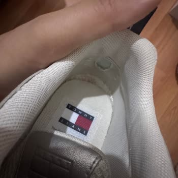 Tommy Ayakkabıda Kısa Sürede Aşınma Ve İlgisiz Servis Deneyimi