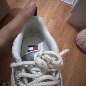 Tommy Ayakkabıda Kısa Sürede Aşınma Ve İlgisiz Servis Deneyimi