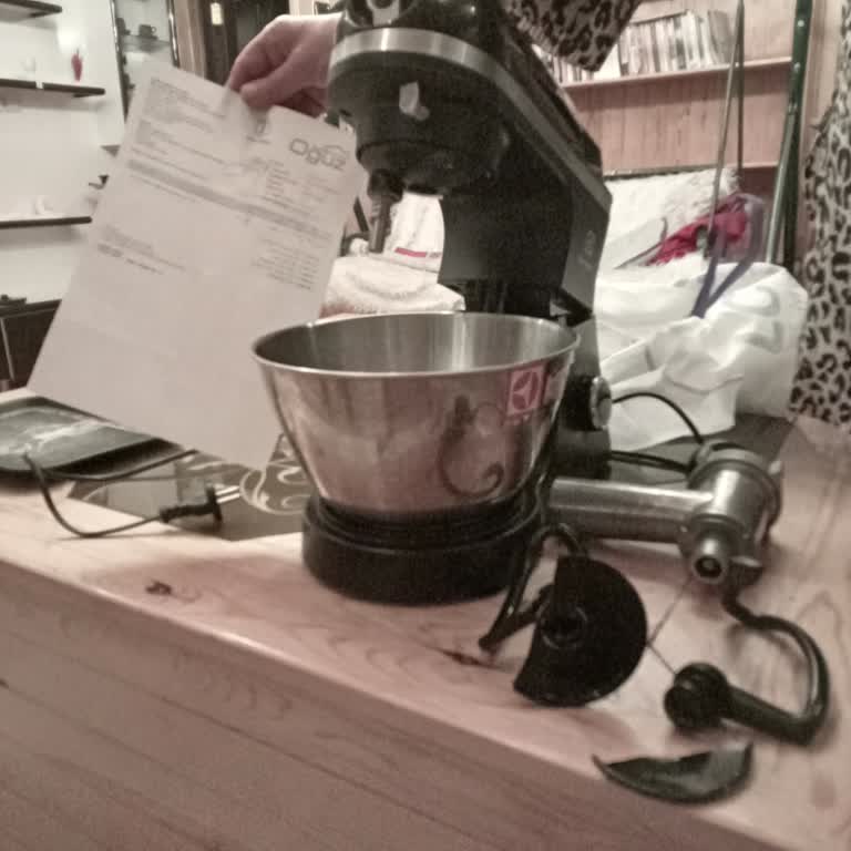 Kıyma Makinesi Aparatları Sürekli Kırılıyor, Yüksek Tamir Ücretleri Ve İlgisiz Servis