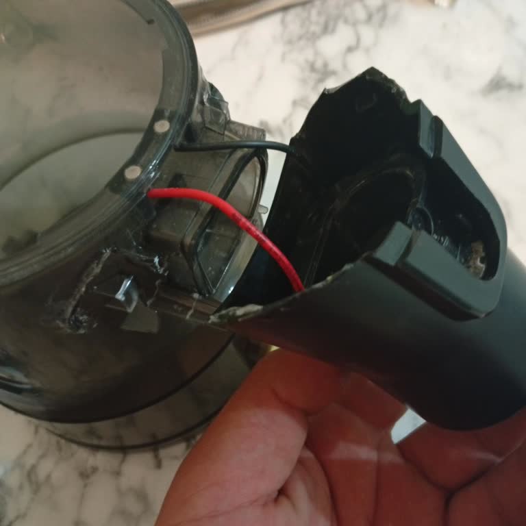 Kırılan Toz Haznesi İçin Garanti Dışı İşlem Ve Ücret Talebi