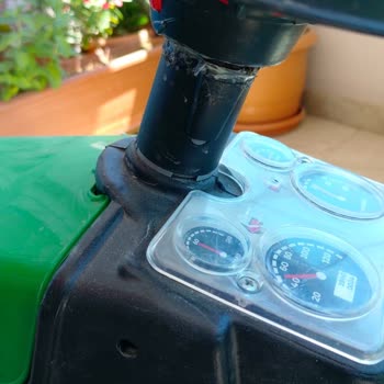 Dört Yaşındaki Çocuğun Kullandığı Traktörün Direksiyonu Kısa Sürede Kırıldı