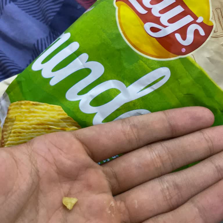 Cipsin İçinden Çıkan Yabancı Cisim Dişimi Kırdı