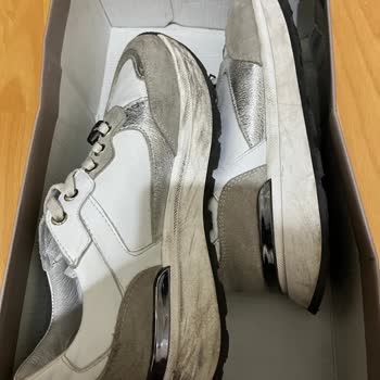 Kısa Sürede Deforme Olan Ayakkabı Ve Olumsuz Mağaza Deneyimi