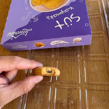 Lezzethane Süt Kaymaklı Kurabiyeden Taş Çıkması Ve Diş Kırılması