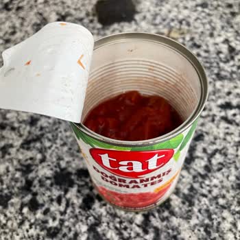 Tat Doğranmış Domateslerde Boş Kutu Ve Kötü Koku Sorunu