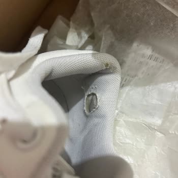 Adidas Ayakkabıda Kısa Sürede Oluşan Hasara Trendyol'dan Çözüm Bulunamaması