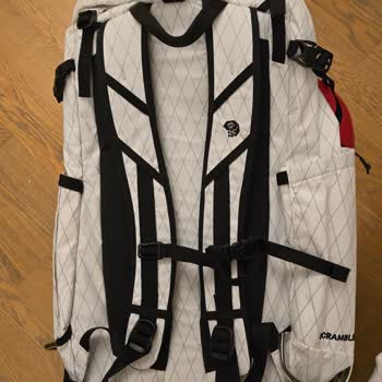 Yeni Alınan Sırt Çantasında Kalıcı Leke Sorunu Ve Müşteri Memnuniyetsizliği