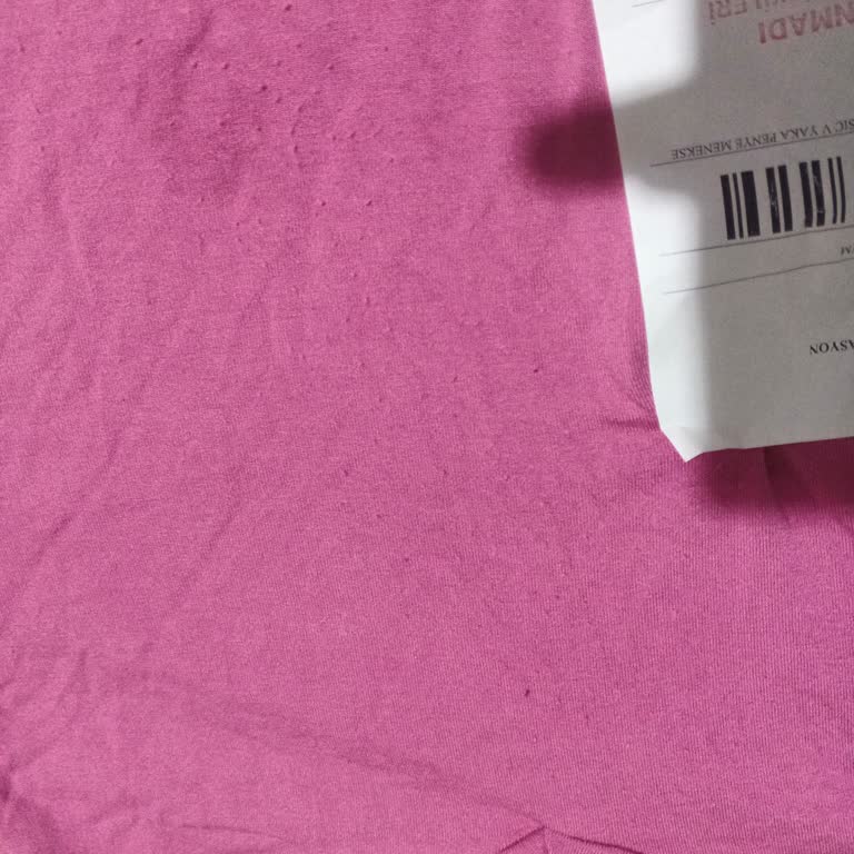 Yeni Alınan Tişört Kısa Sürede Tiftiklendi, İnceleme Sonucu Ret Edildi