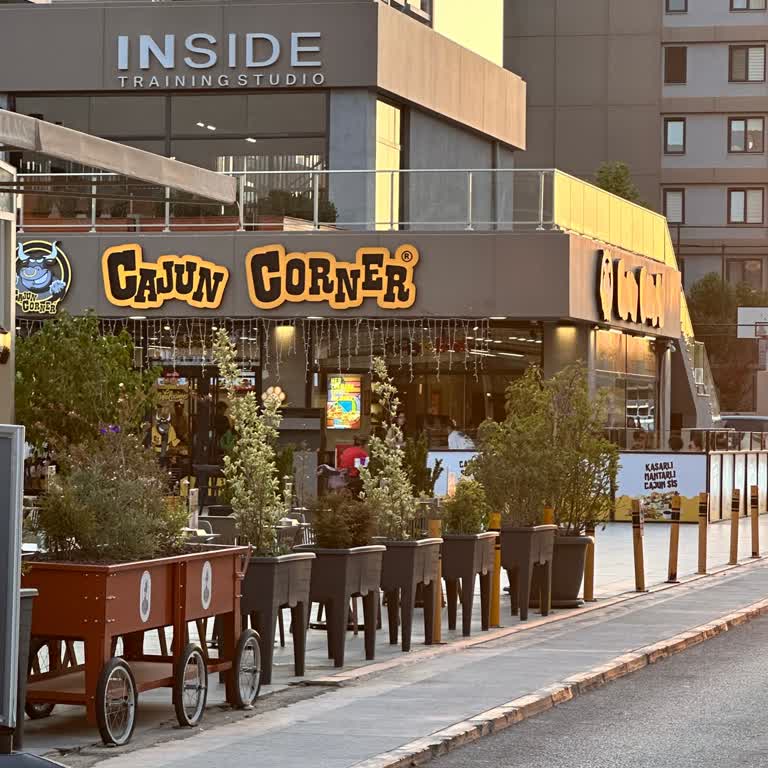 Çocuklu Ailelere Karşı Duyarsız Davranış Ve Garsonun Uygunsuz Uyarısı Şaşırttı