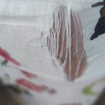 İlk Giyişte Yırtılan Pantolon Doğum Günümü Mahvetti