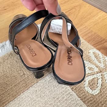 Ayakkabının Arka Kısmı Düşüyor Firma Yardımcı Olmadı