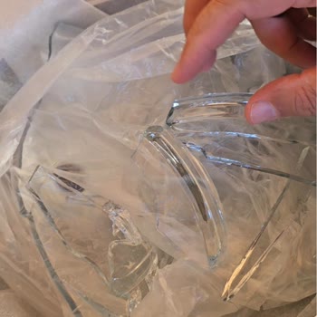 Kırık Tencere Seti Ve Eksik Parçalarla Hayal Kırıklığı