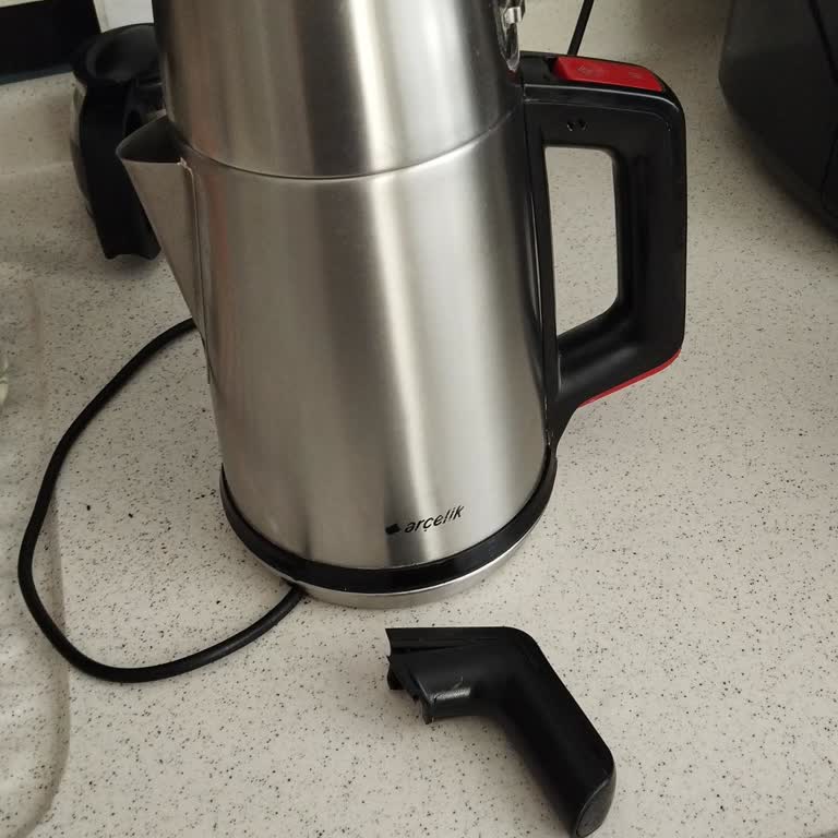 Arçelik Çaycı Sapı Dayanıksızlığı Ve Güvenlik Riski