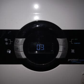 ECA Proteus Kombi Sürekli Su Eksiltiyor, Servis Sorunu Çözemiyor