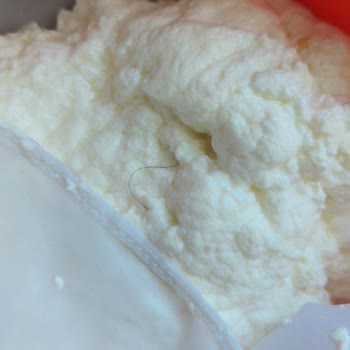 Aldığım Süt Hem Kesildi Hem De İçinden Kıl Çıktı!